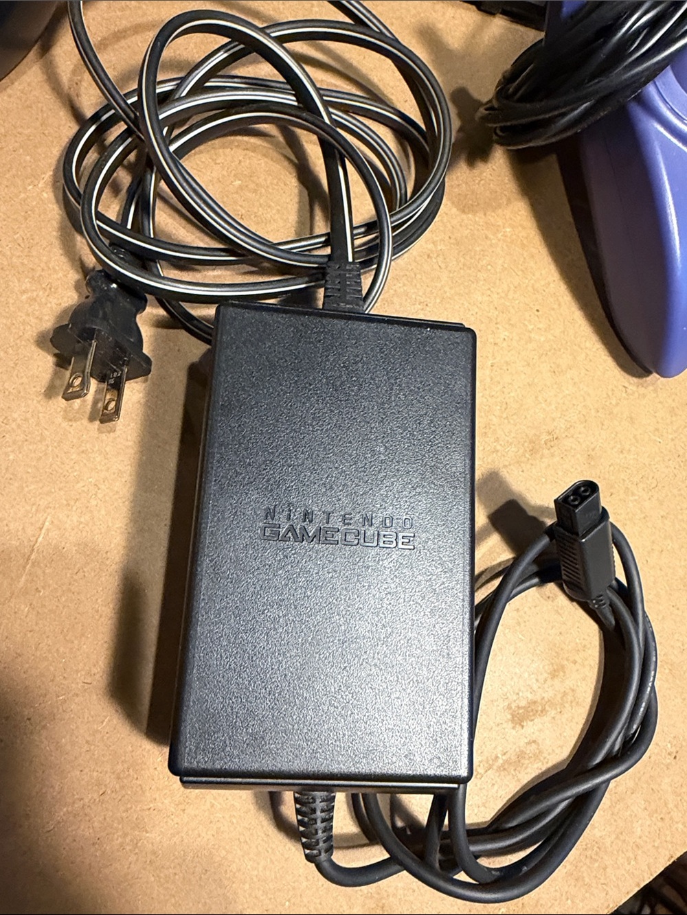 Nintendo GameCube Console. All wires included. 2 controllers. 1 Memory card. - Picture 4 of 8